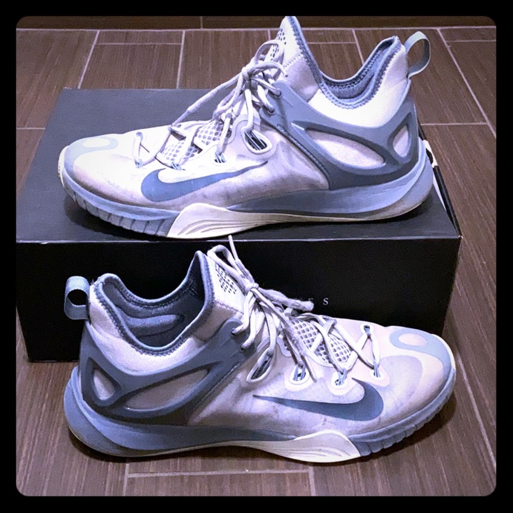 🏀Nike Zoom HyperRev 2015 Sz13 Basketball Shoe🏀